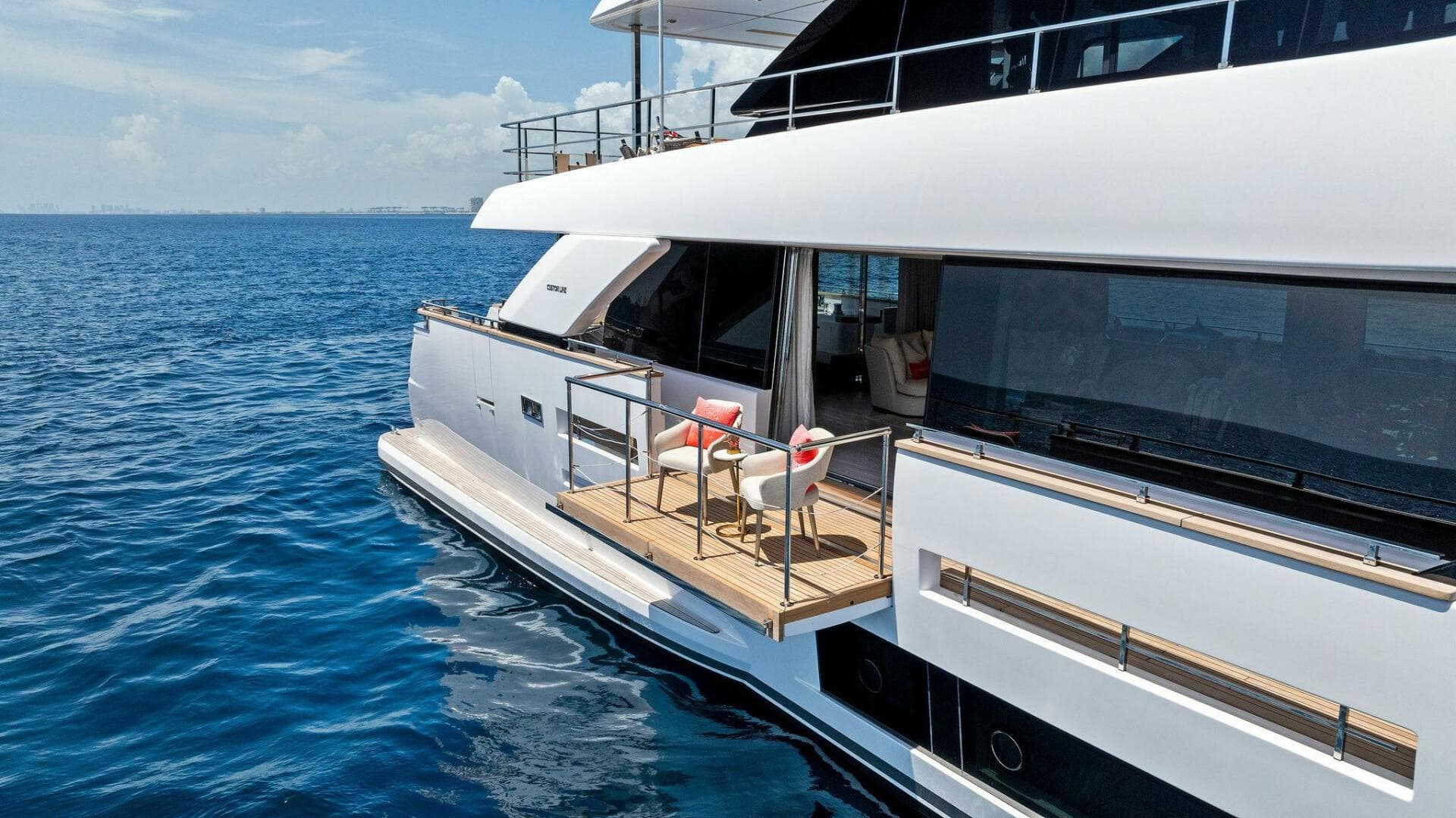 2024 Custom Line 33 Navetta — photo 12