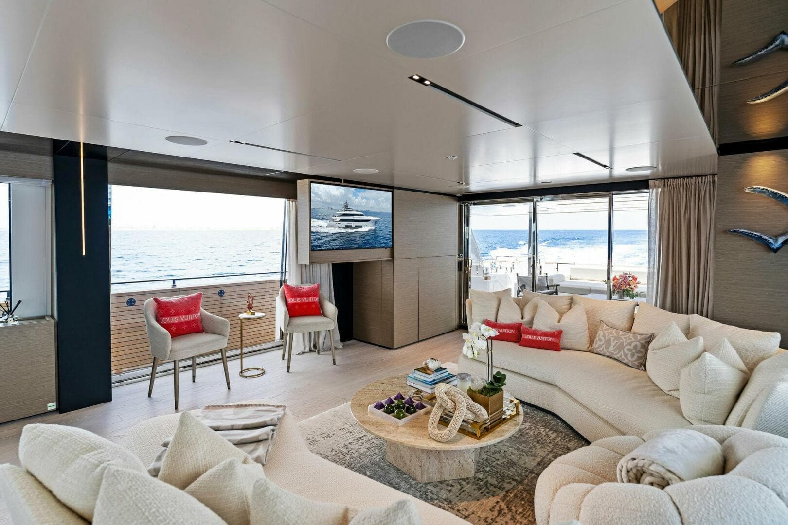 2024 Custom Line 33 Navetta — photo 57