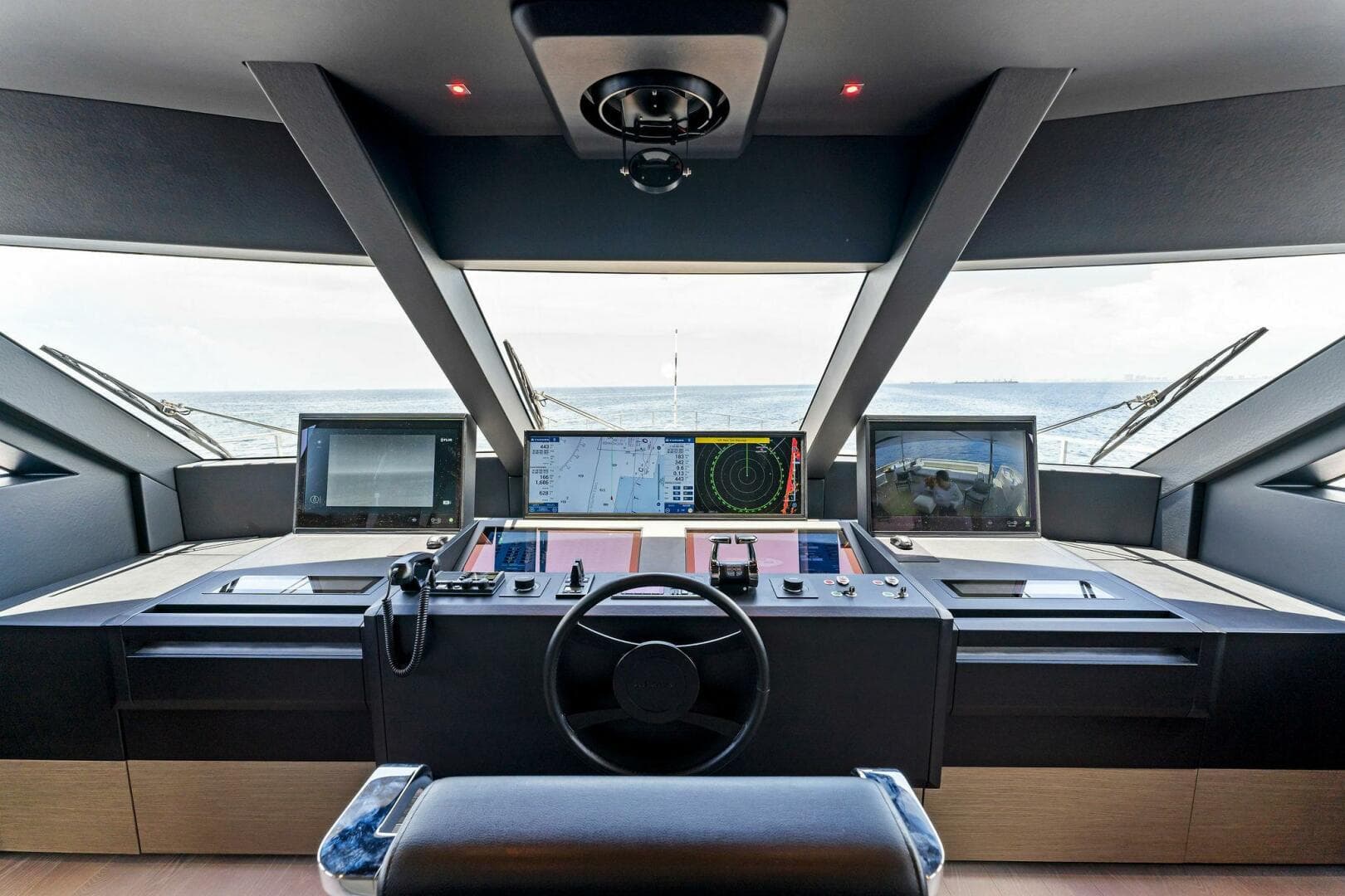 2024 Custom Line 33 Navetta — photo 51