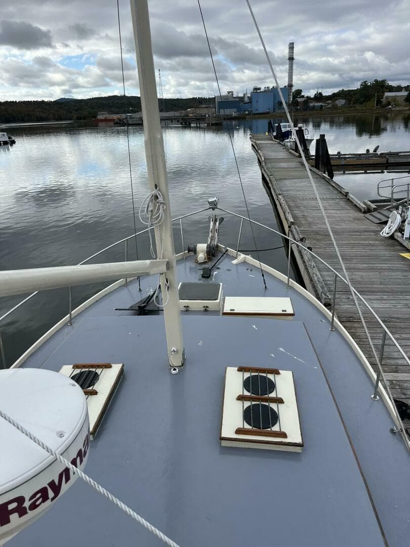 1976 Bass Harbor Boat Co Flybridge Cruiser — photo 2
