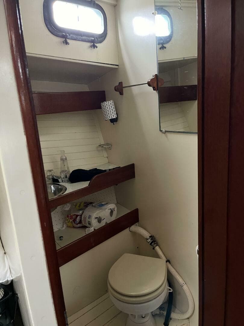 1976 Bass Harbor Boat Co Flybridge Cruiser — photo 15