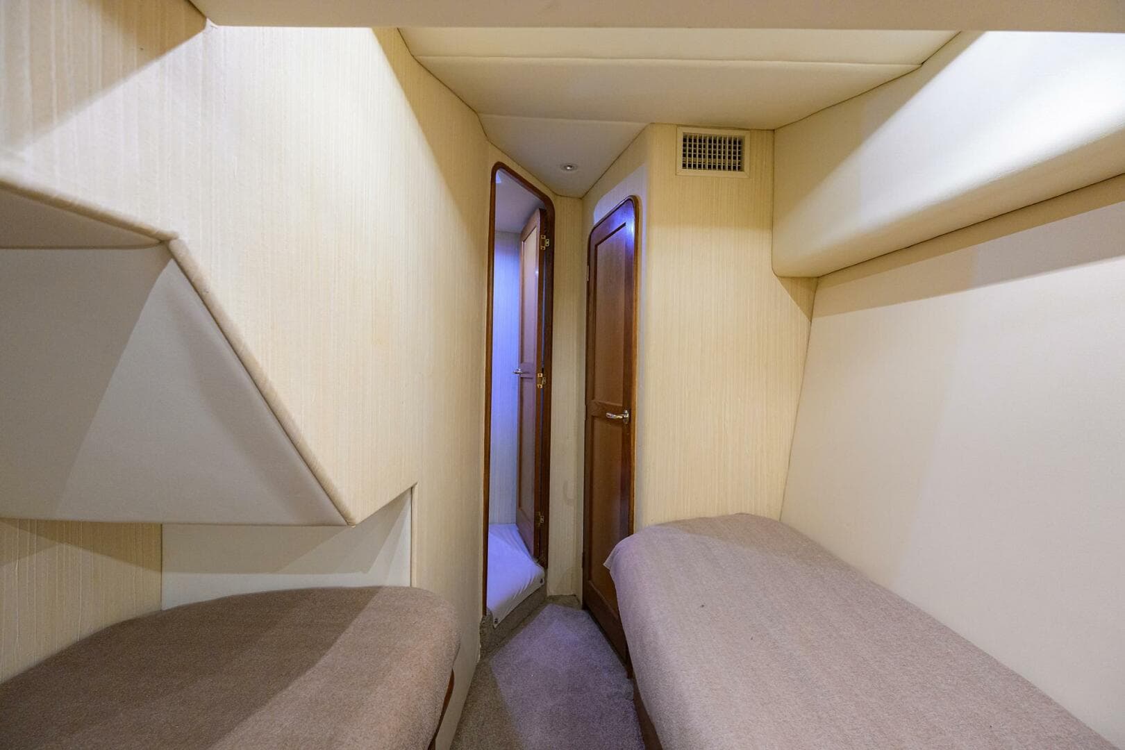 2004 Ocean Yachts 50 Super Sport — photo 14