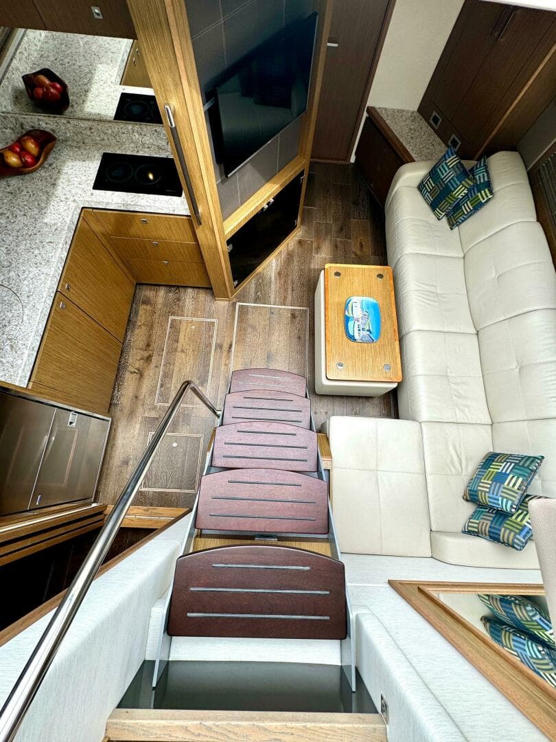 2017 Sea Ray 510 Sundancer — photo 22