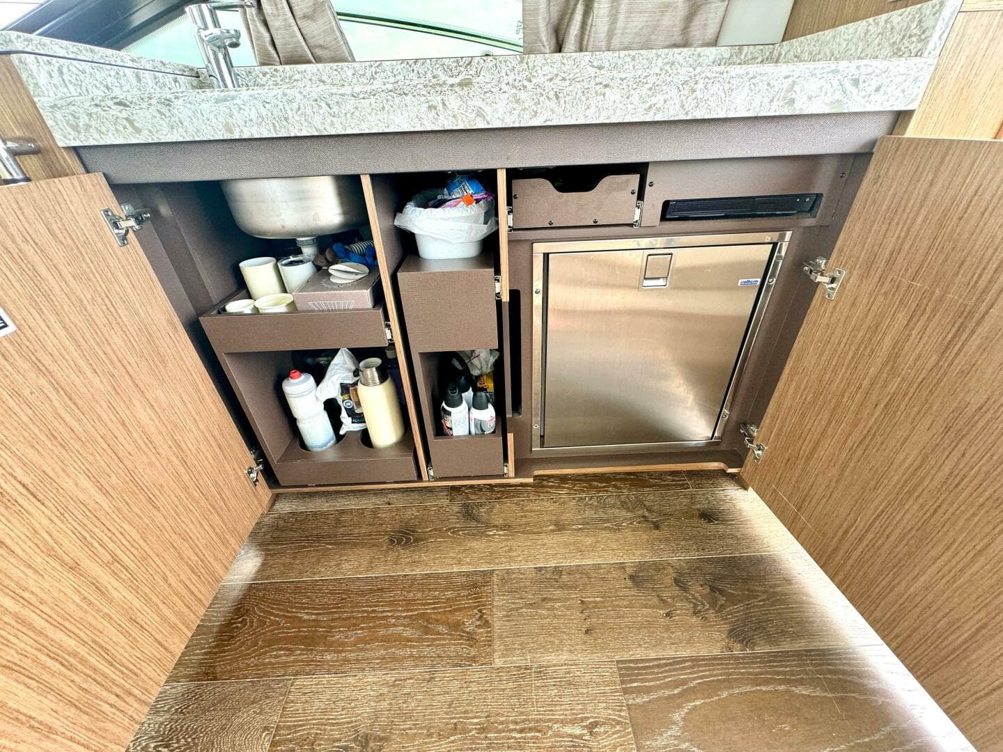 2017 Sea Ray 510 Sundancer — photo 17