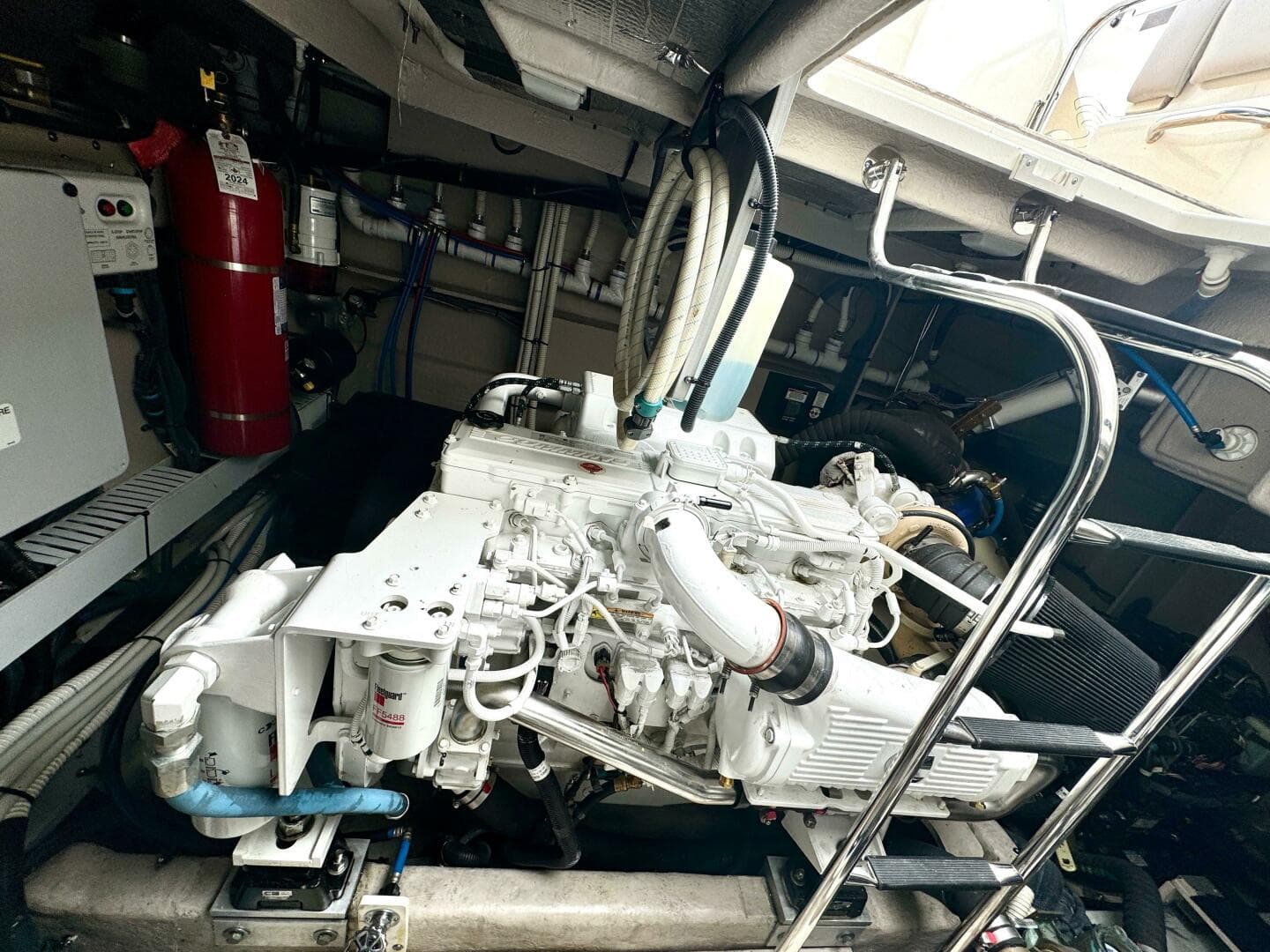 2017 Sea Ray 510 Sundancer — photo 79