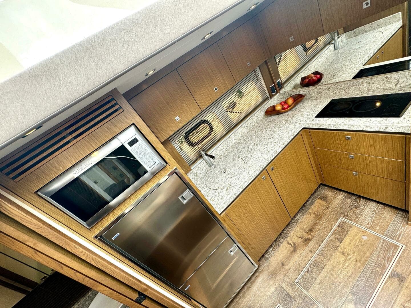 2017 Sea Ray 510 Sundancer — photo 36