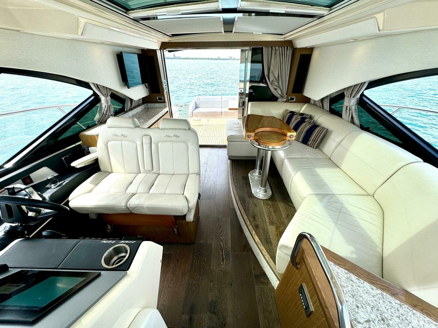 2017 Sea Ray 510 Sundancer — photo 20