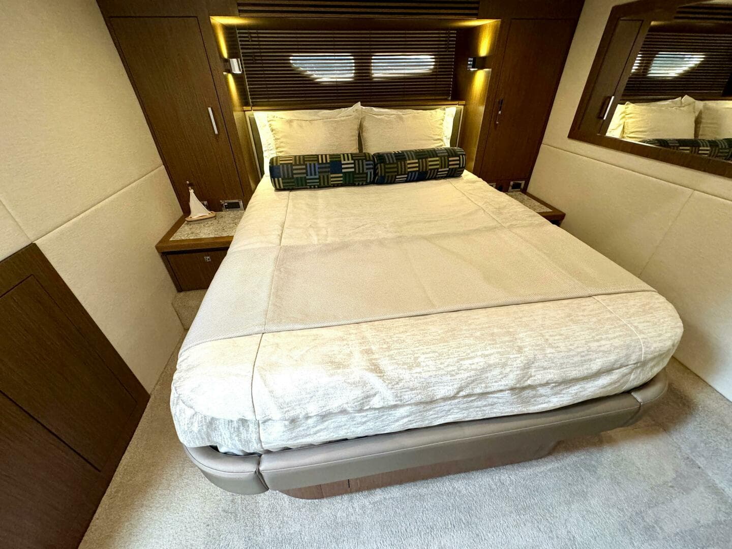 2017 Sea Ray 510 Sundancer — photo 38