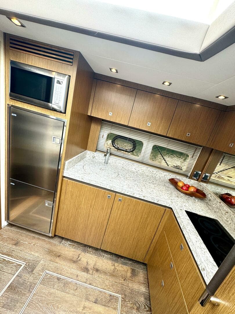 2017 Sea Ray 510 Sundancer — photo 35