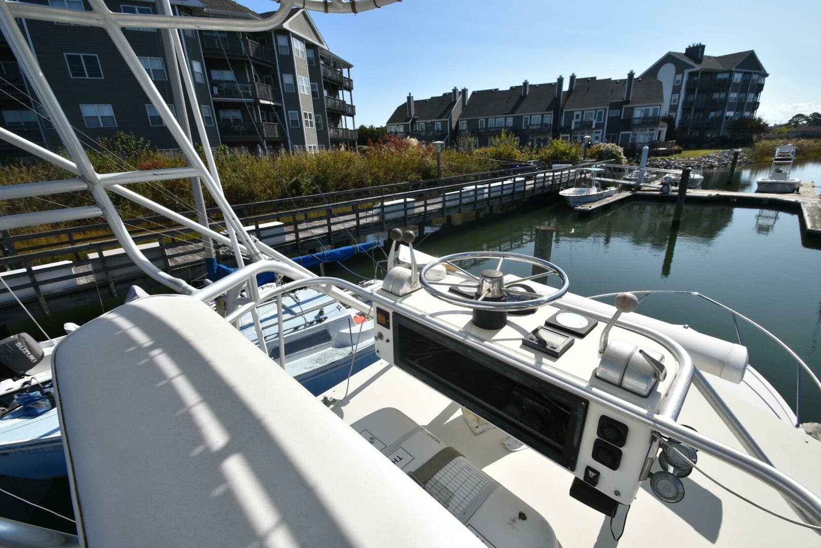 1999 Carolina Classic 28 Express — photo 17