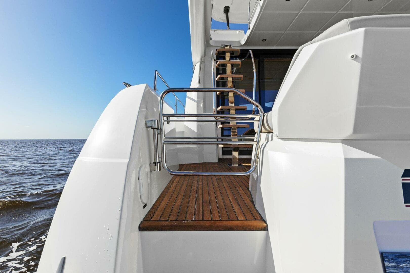 2022 Prestige 460 Flybridge — photo 6