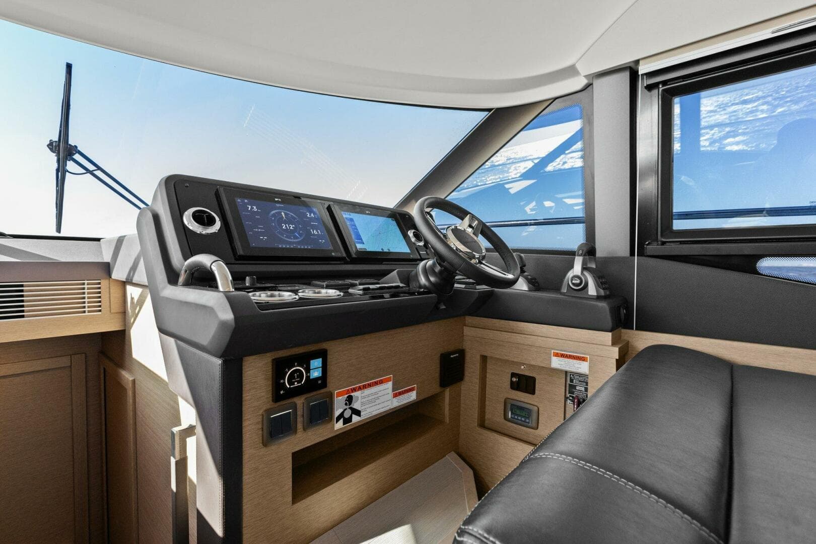 2022 Prestige 460 Flybridge — photo 24