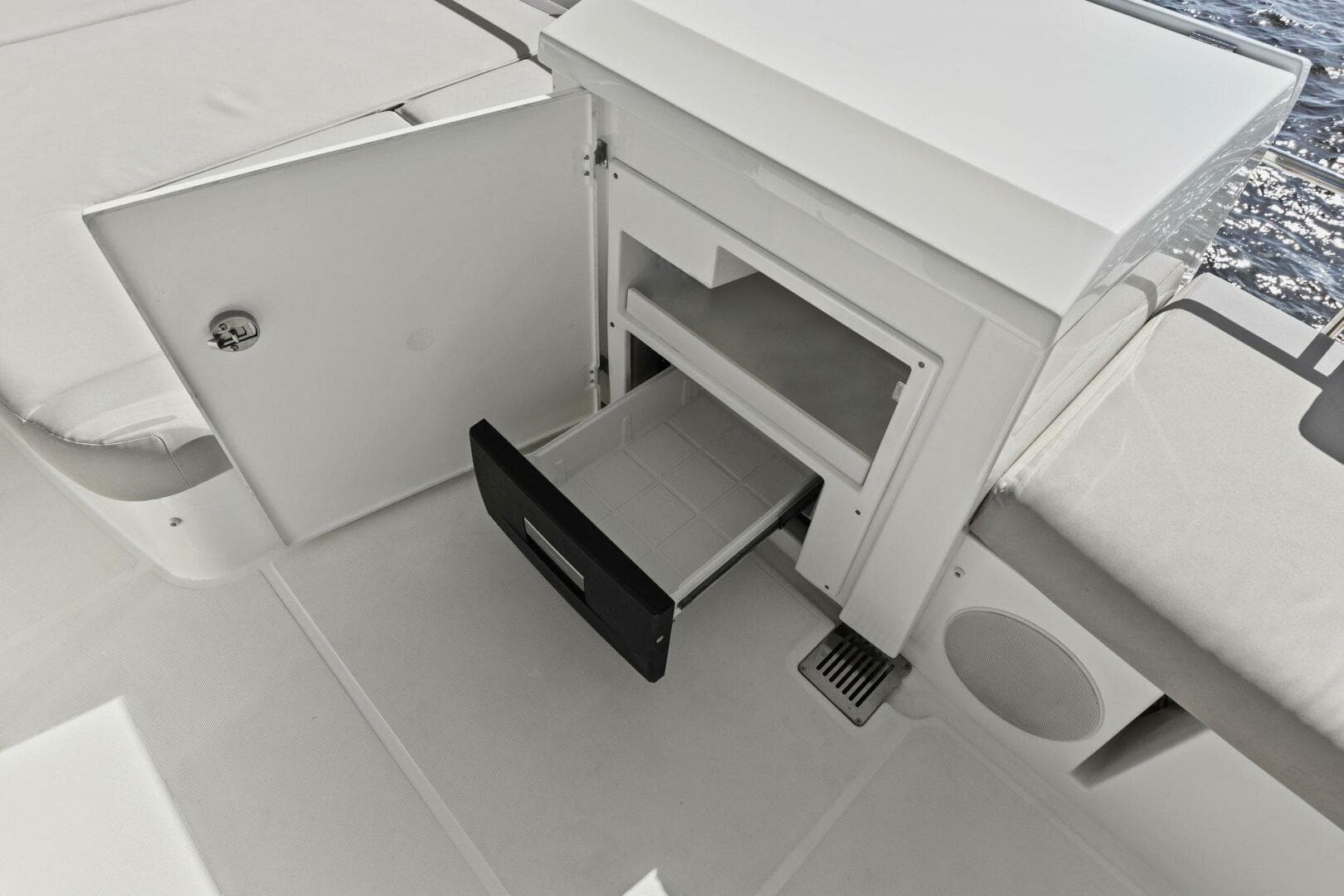 2022 Prestige 460 Flybridge — photo 43