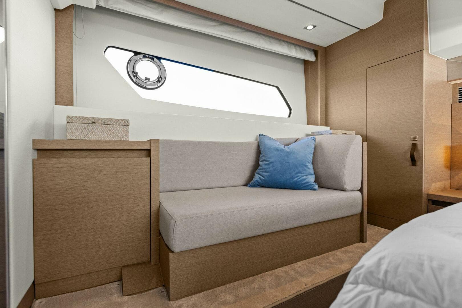 2022 Prestige 460 Flybridge — photo 27