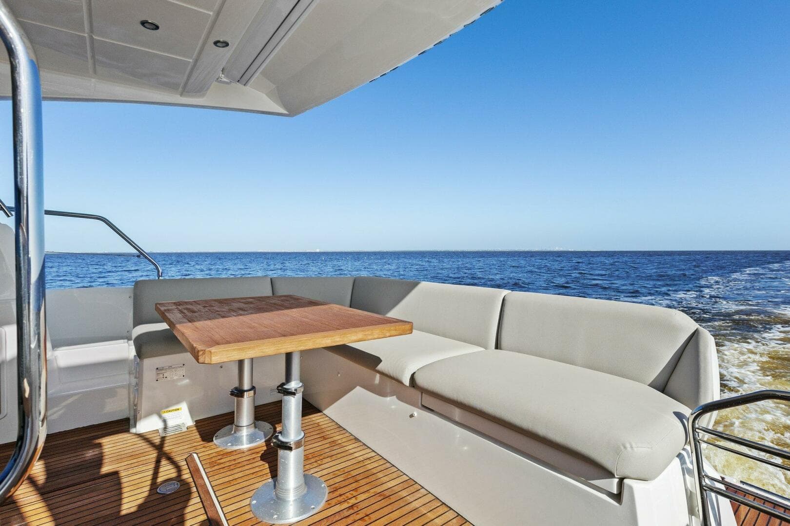 2022 Prestige 460 Flybridge — photo 10