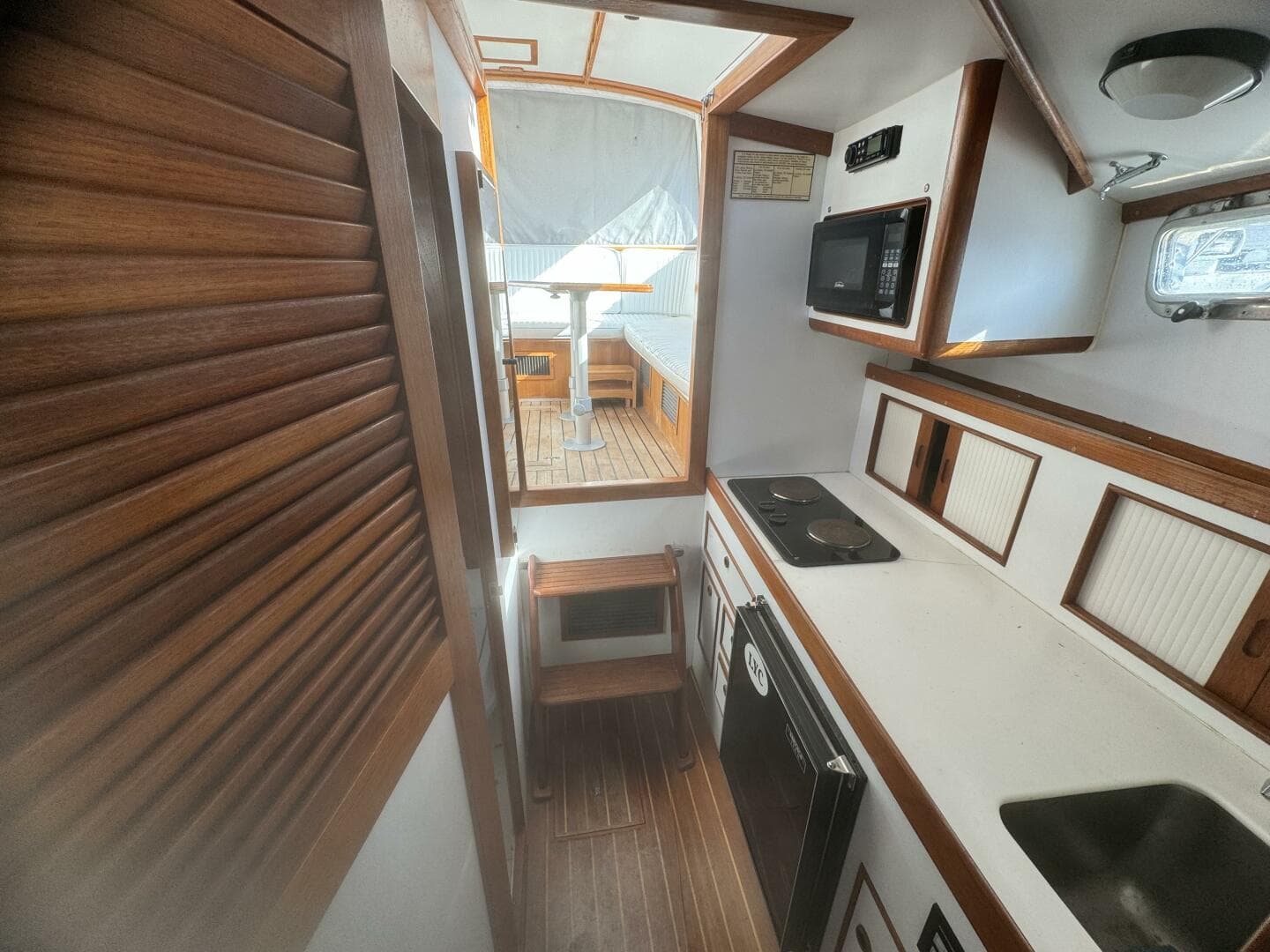 1991 Black Watch 36 Express — photo 18