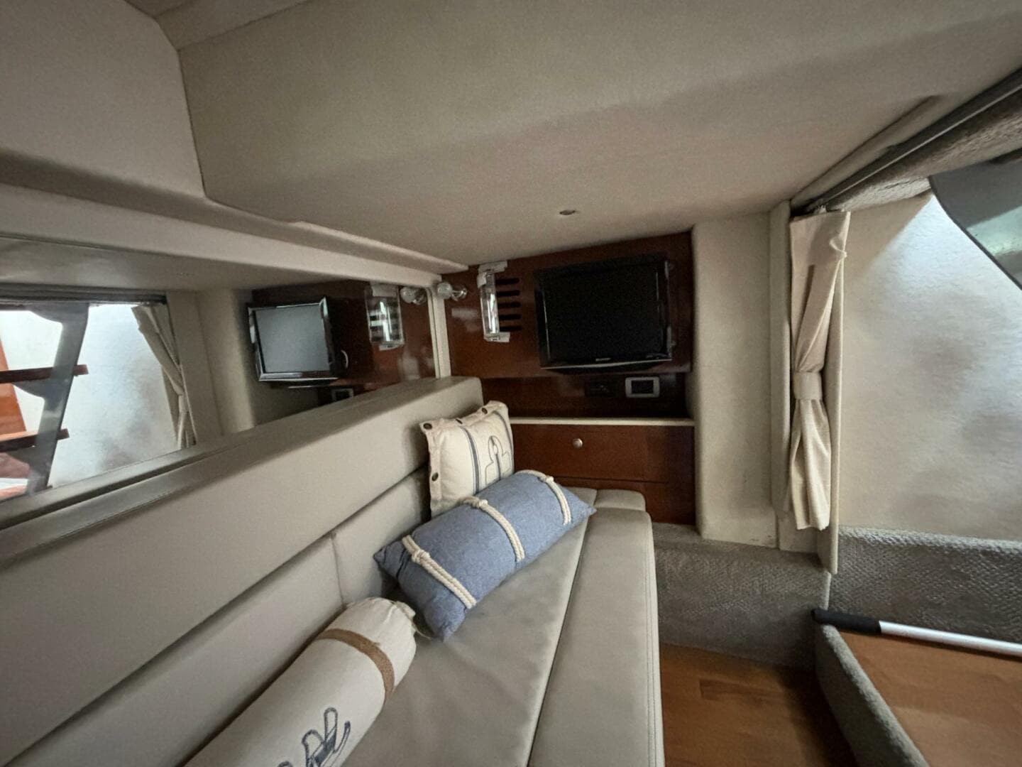 2009 Sea Ray 350 Sundancer — photo 37