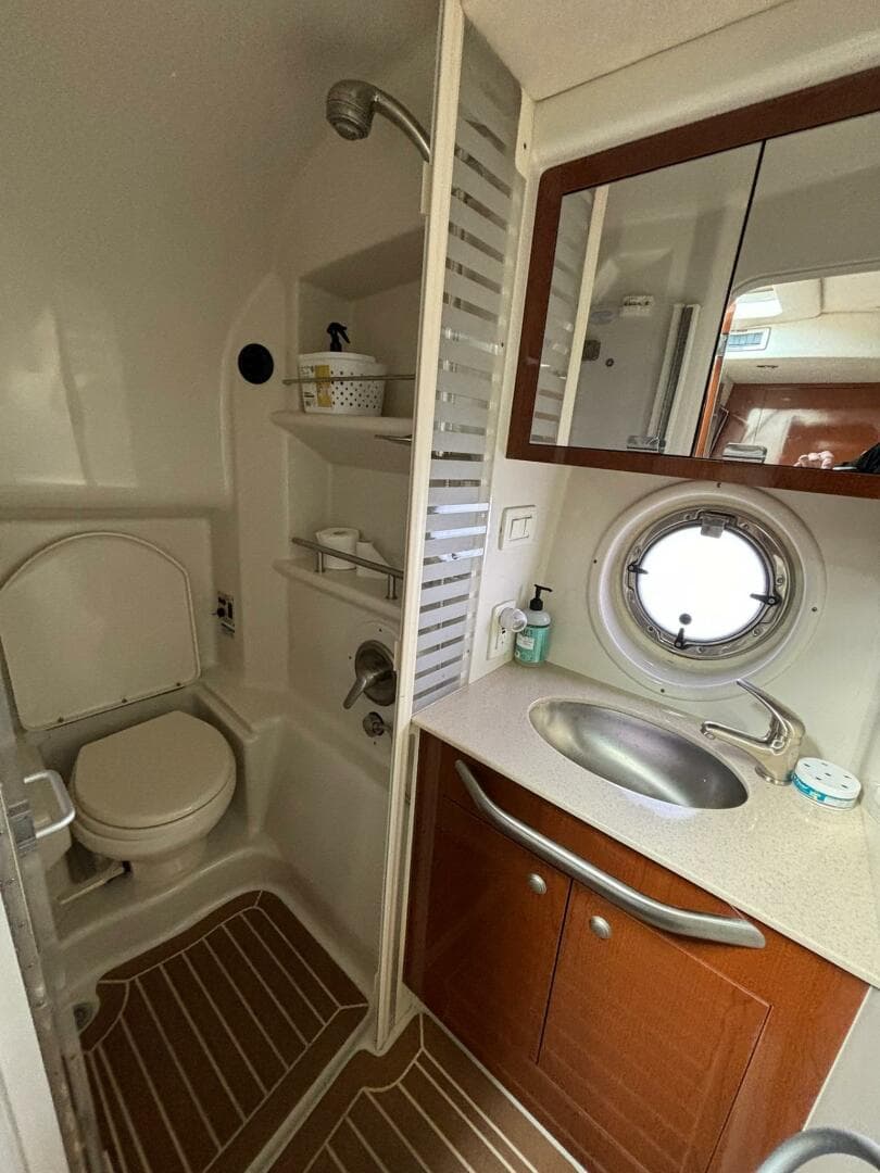 2009 Sea Ray 350 Sundancer — photo 40