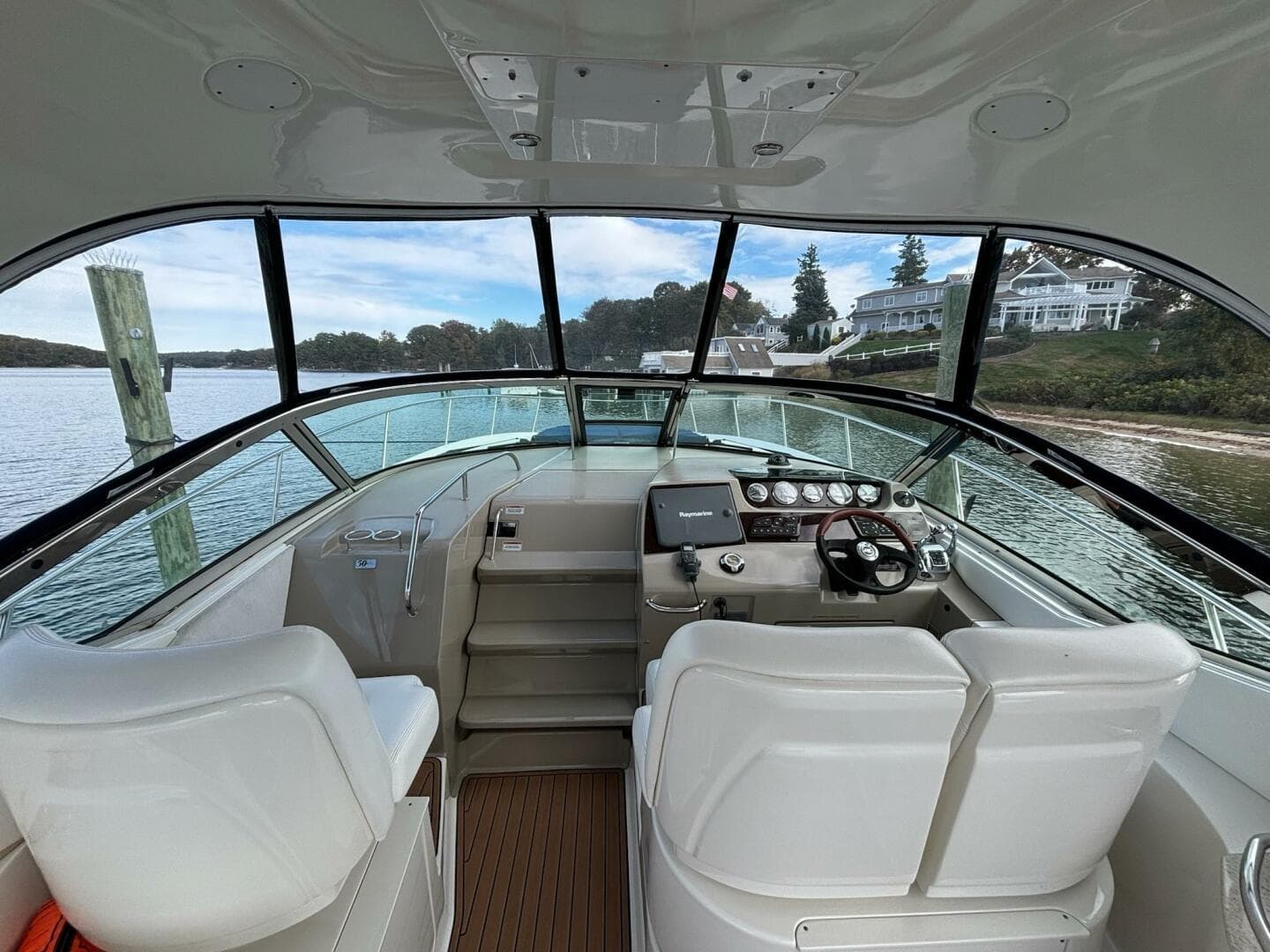 2009 Sea Ray 350 Sundancer — photo 13