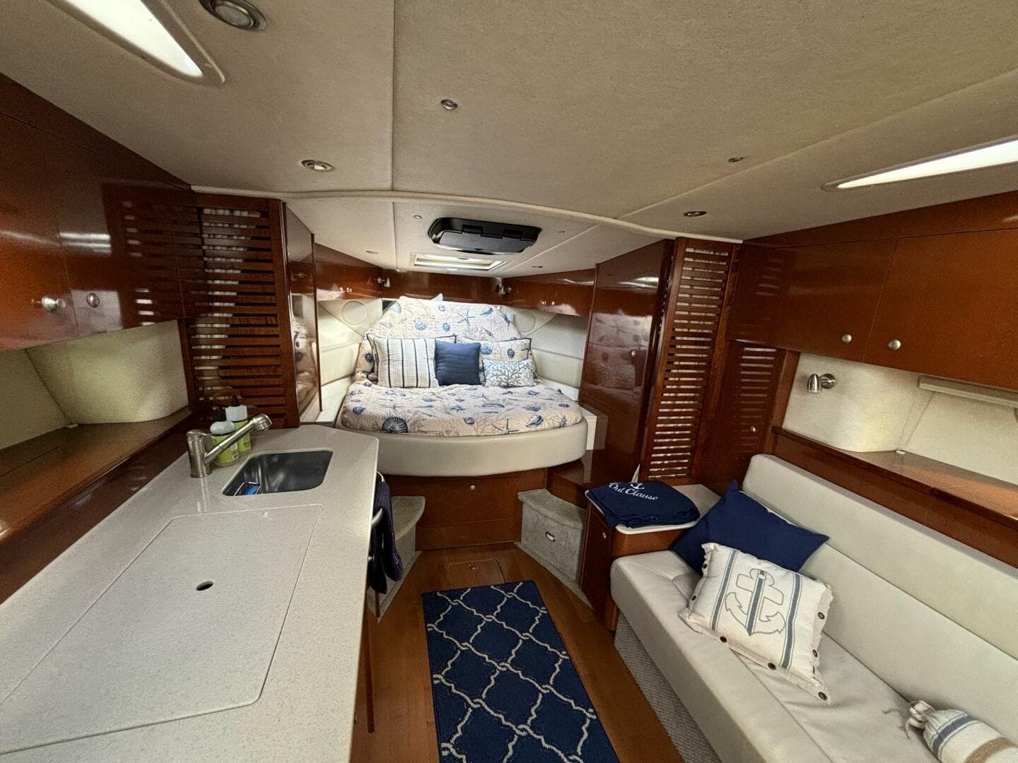 2009 Sea Ray 350 Sundancer — photo 31