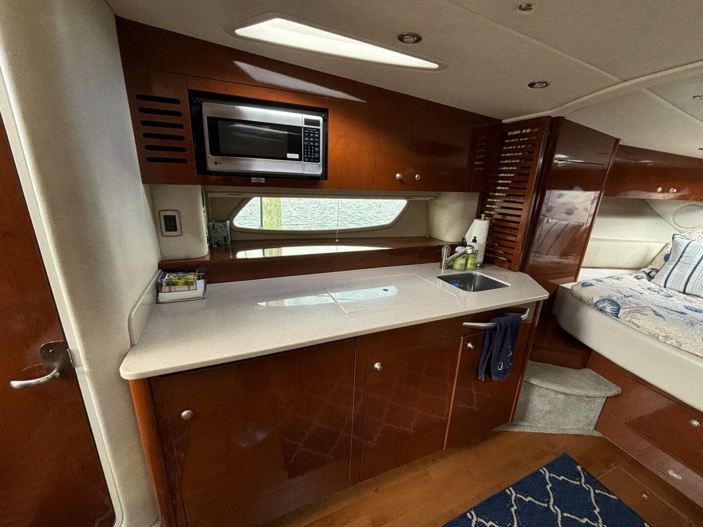 2009 Sea Ray 350 Sundancer — photo 34