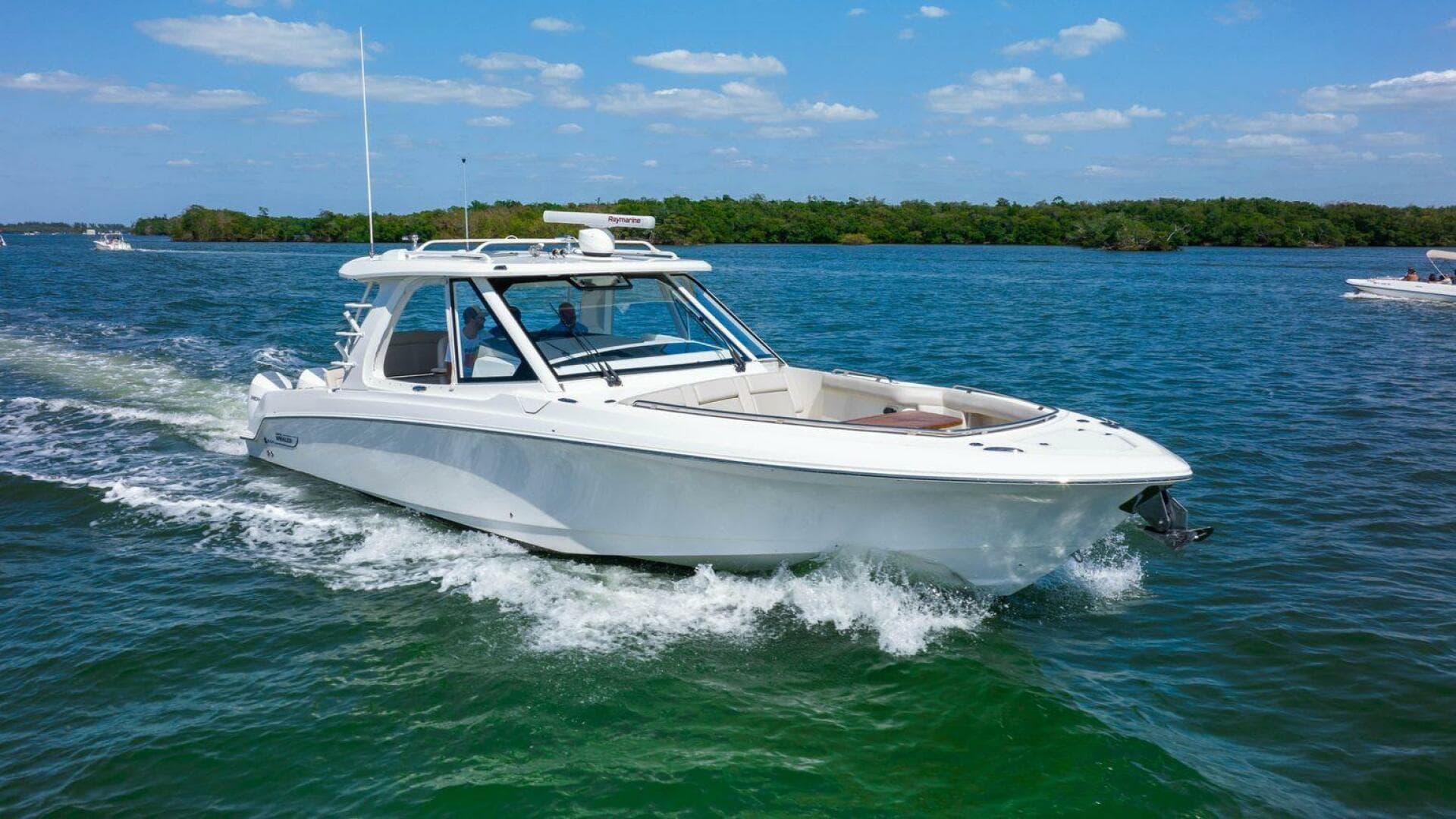 2020 Boston Whaler 380 Realm — photo 11