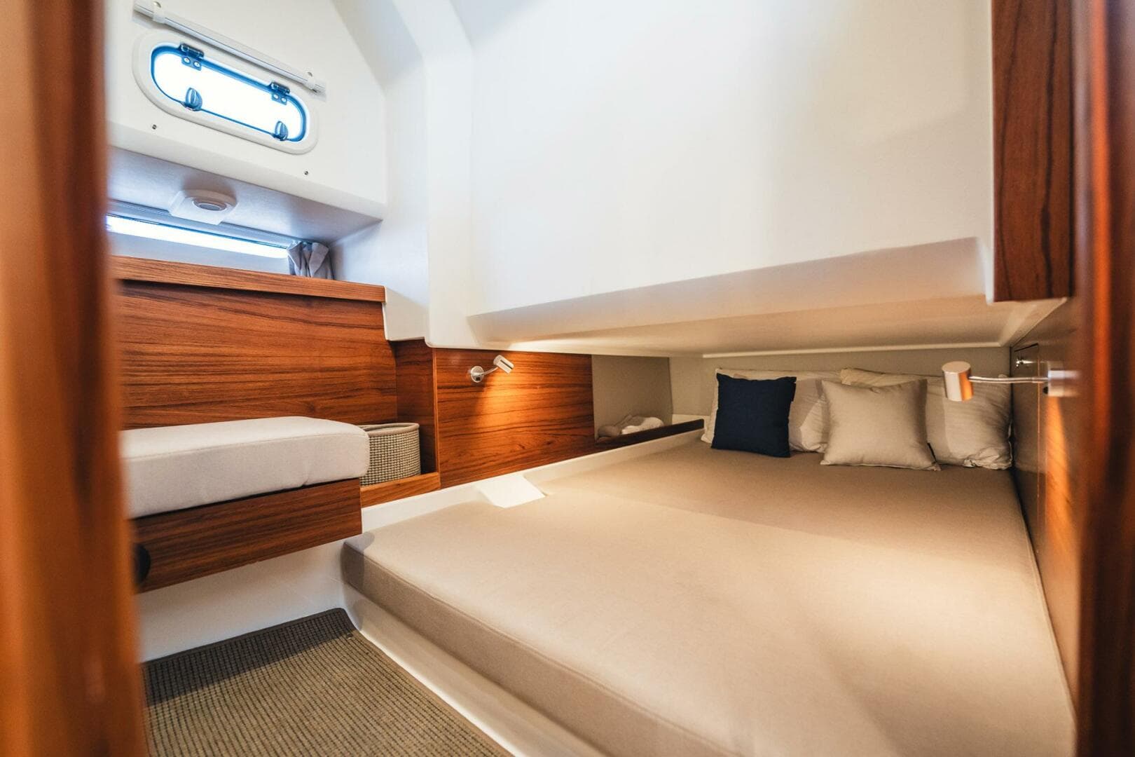 2021 Nimbus C-11 — photo 40