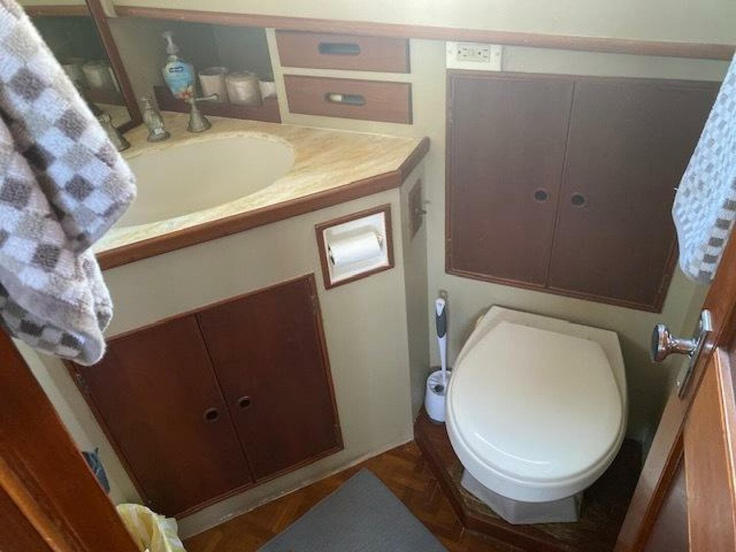 1984 Grand Banks Heritage 42 Cl — photo 52