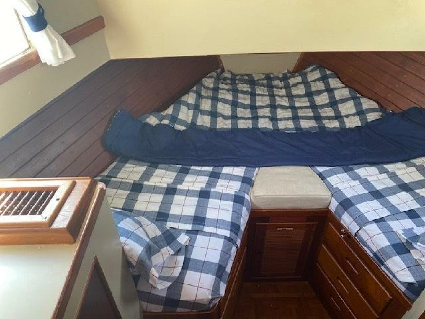 1984 Grand Banks Heritage 42 Cl — photo 53