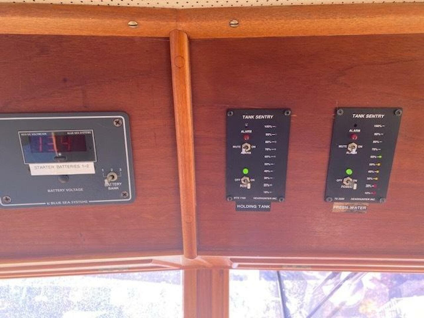 1984 Grand Banks Heritage 42 Cl — photo 32