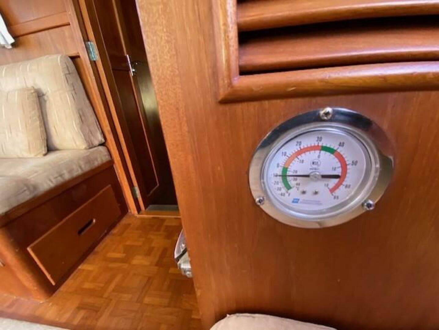 1984 Grand Banks Heritage 42 Cl — photo 44