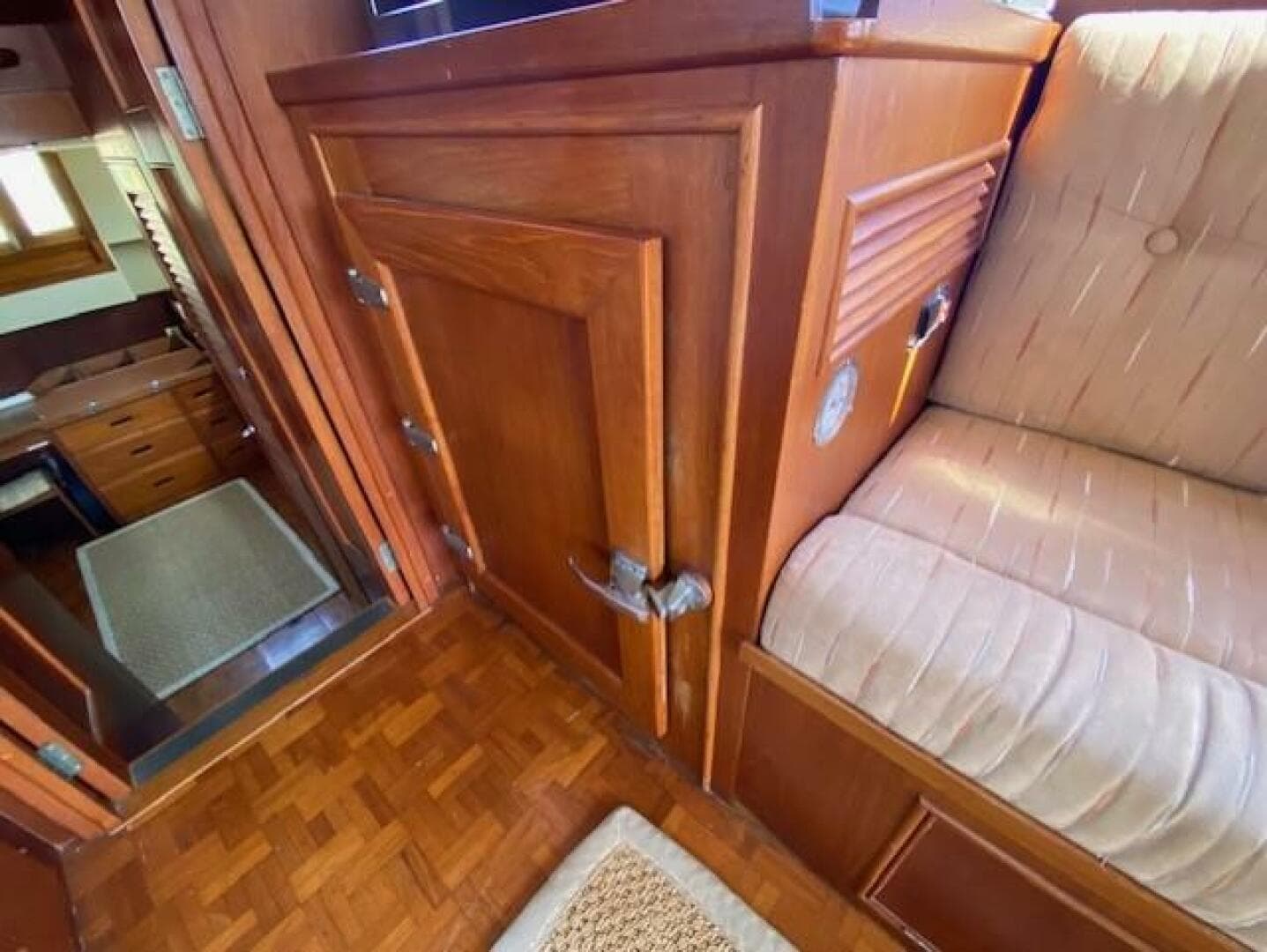 1984 Grand Banks Heritage 42 Cl — photo 43