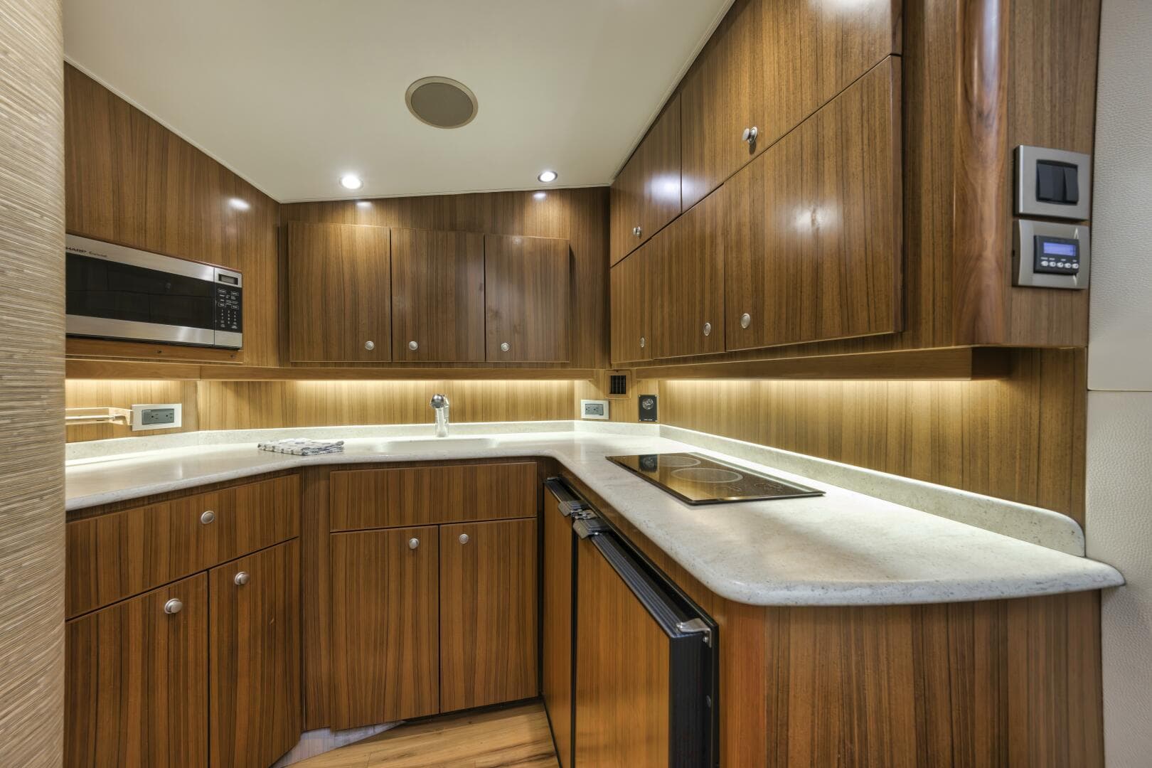 2012 Viking 42 Open — photo 17