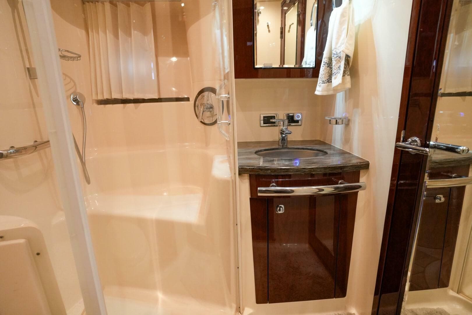 2013 Sea Ray 610 Sundancer — photo 41