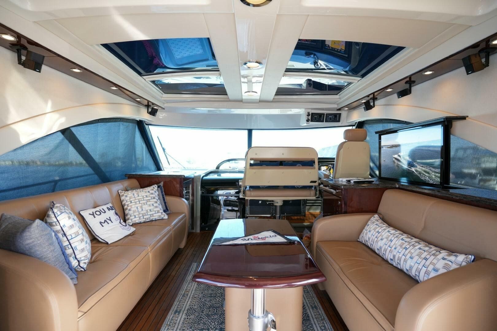 2013 Sea Ray 610 Sundancer — photo 17