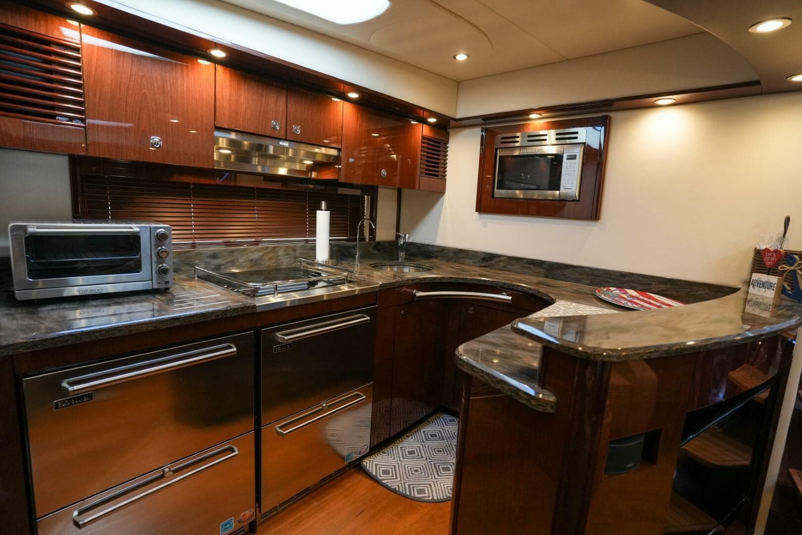 2013 Sea Ray 610 Sundancer — photo 27