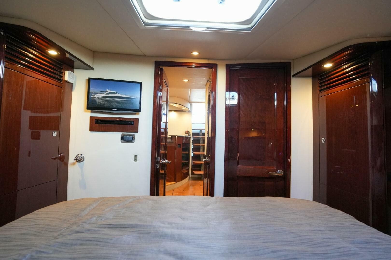 2013 Sea Ray 610 Sundancer — photo 39