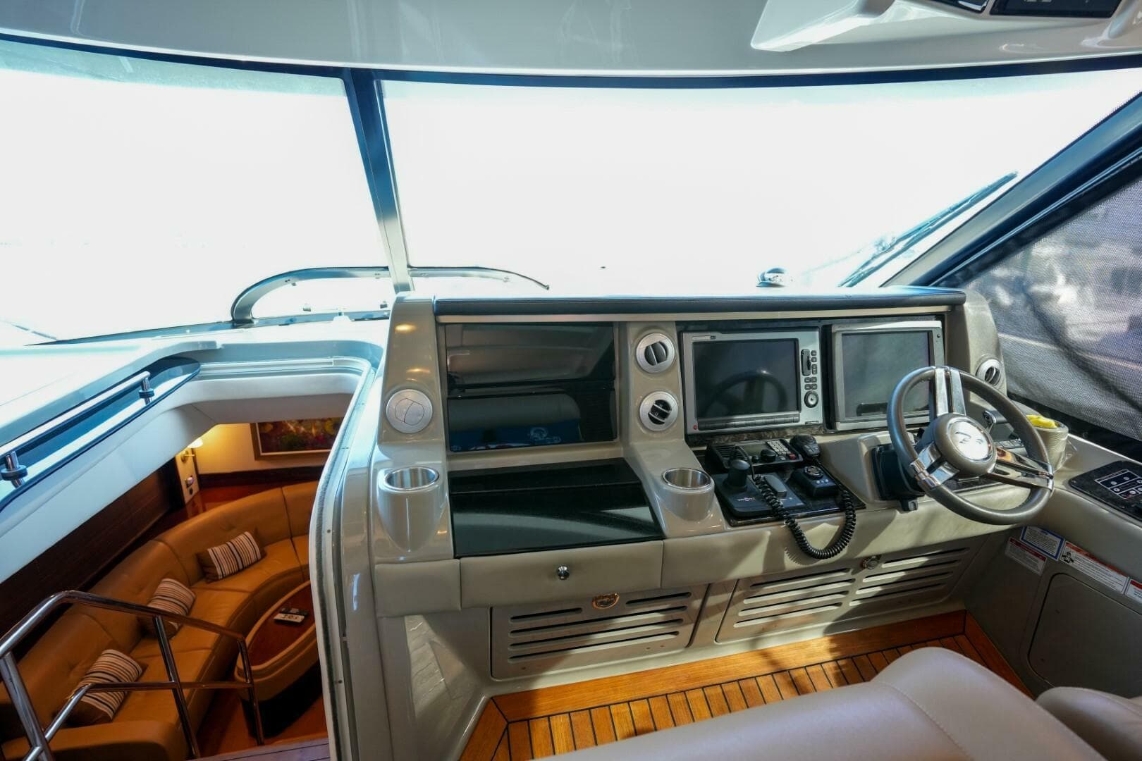 2013 Sea Ray 610 Sundancer — photo 21