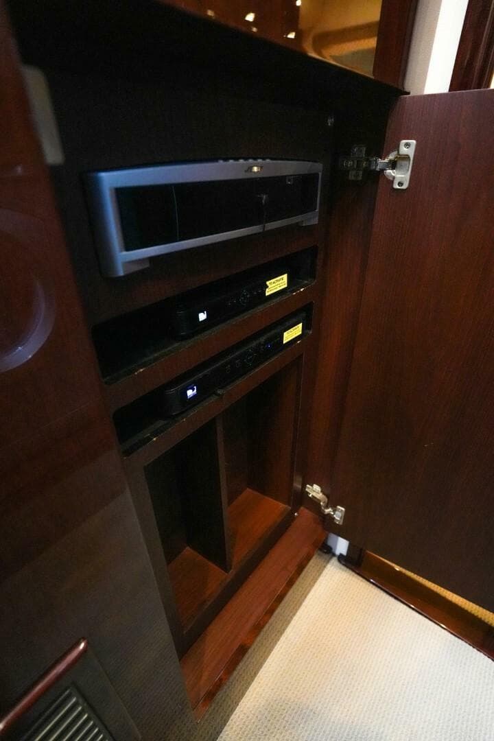 2013 Sea Ray 610 Sundancer — photo 24