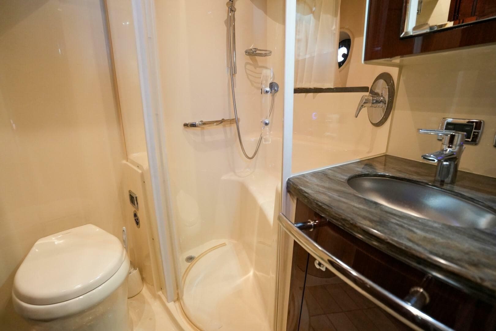 2013 Sea Ray 610 Sundancer — photo 42