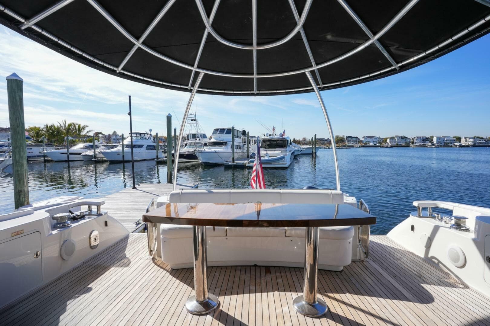 2013 Sea Ray 610 Sundancer — photo 16