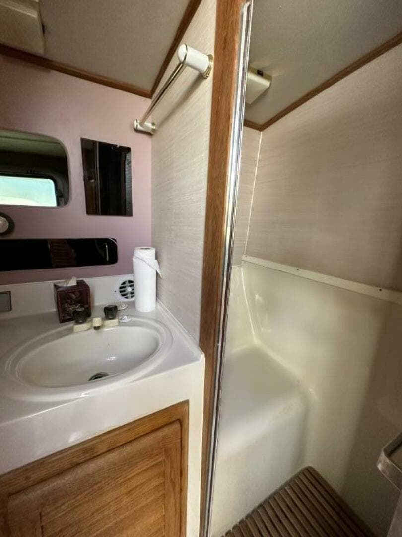 1988 Silverton 40 Convertible — photo 27