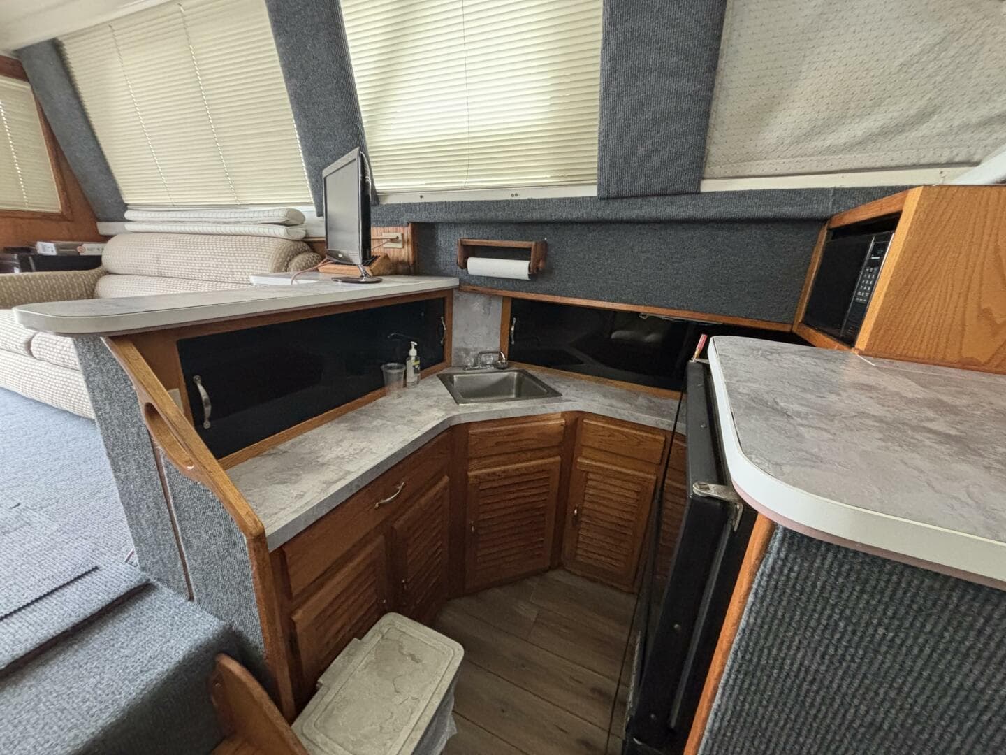 1988 Silverton 40 Convertible — photo 20