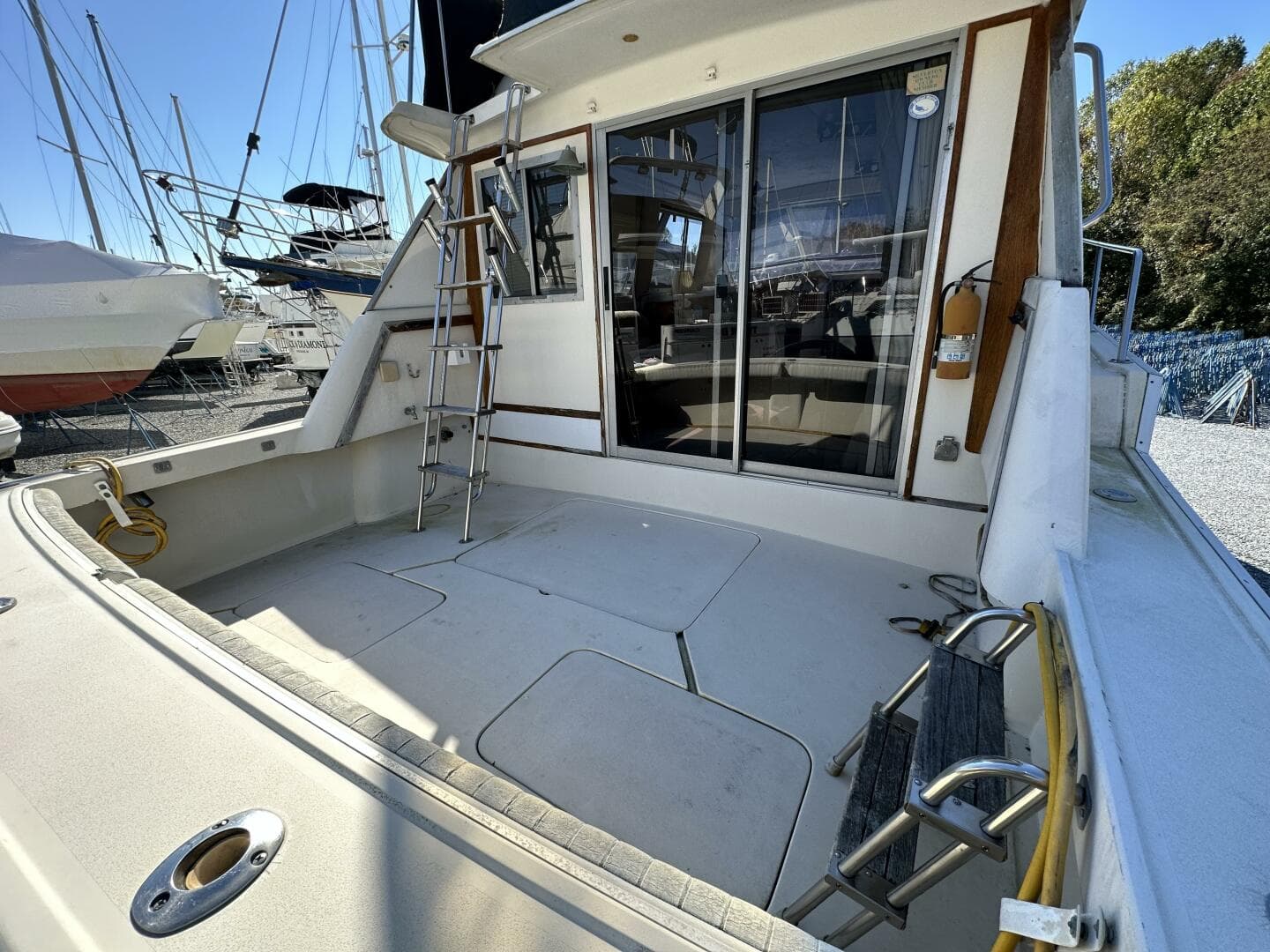 1988 Silverton 40 Convertible — photo 14