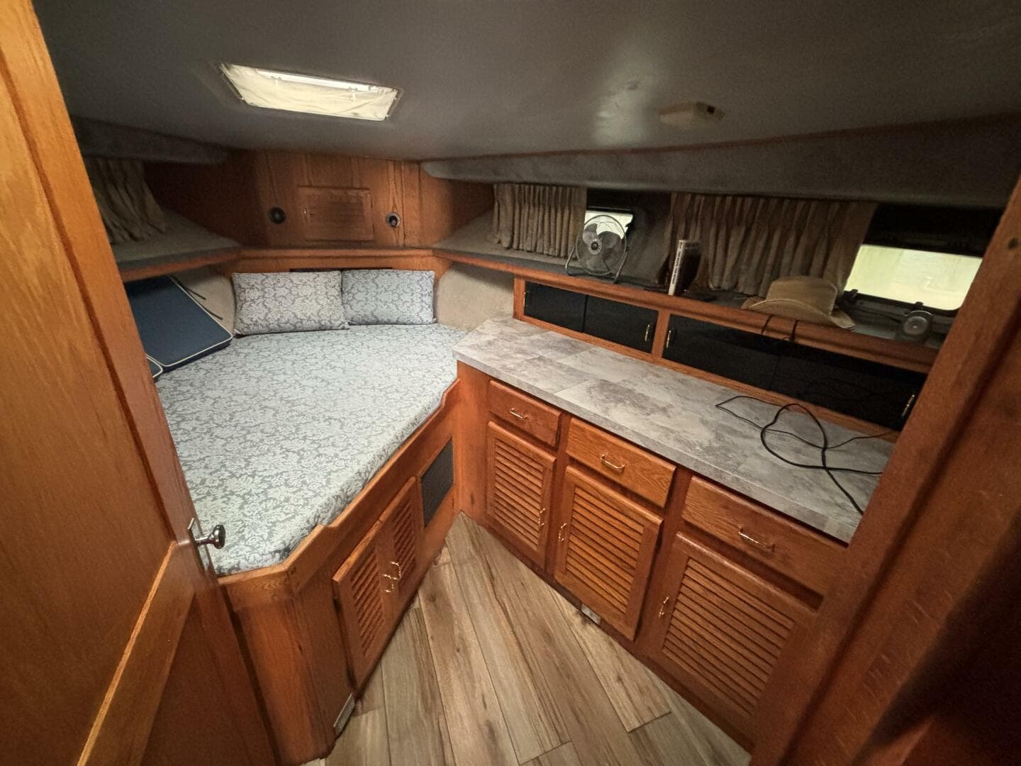 1988 Silverton 40 Convertible — photo 24