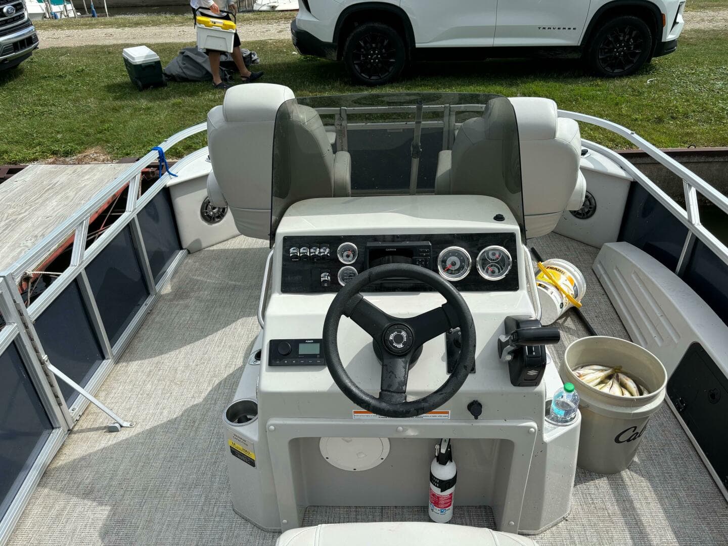 2022 Tahoe GT 2585 Center Console Fishing Tritoon — photo 6