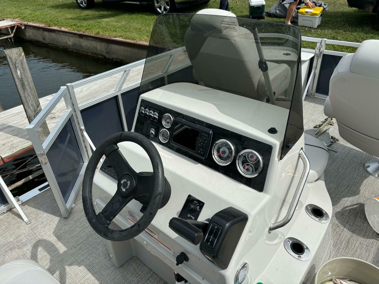 2022 Tahoe GT 2585 Center Console Fishing Tritoon — photo 10
