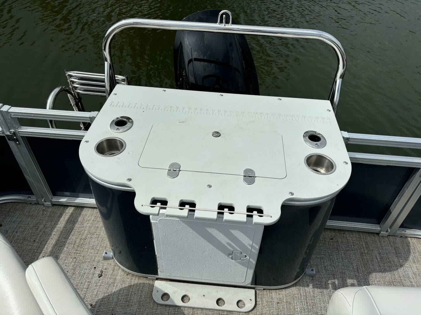 2022 Tahoe GT 2585 Center Console Fishing Tritoon — photo 8