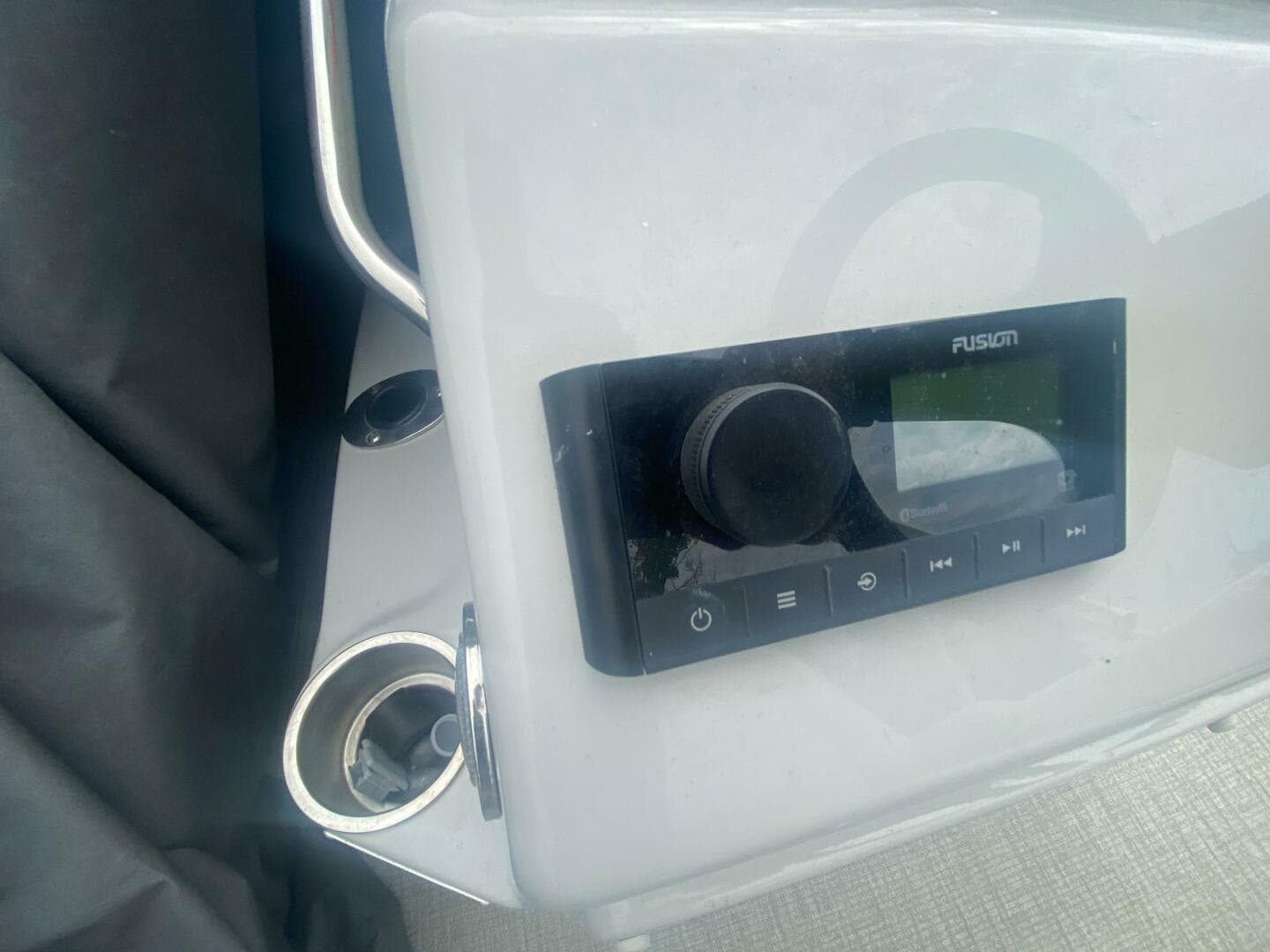 2022 Tahoe GT 2585 Center Console Fishing Tritoon — photo 11
