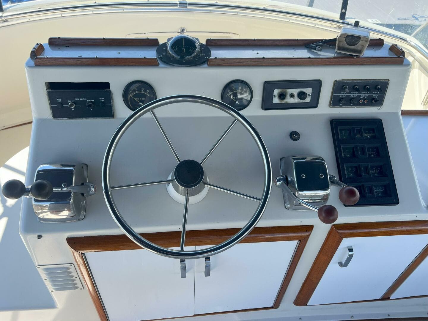 1978 Chris-Craft 410 — photo 14